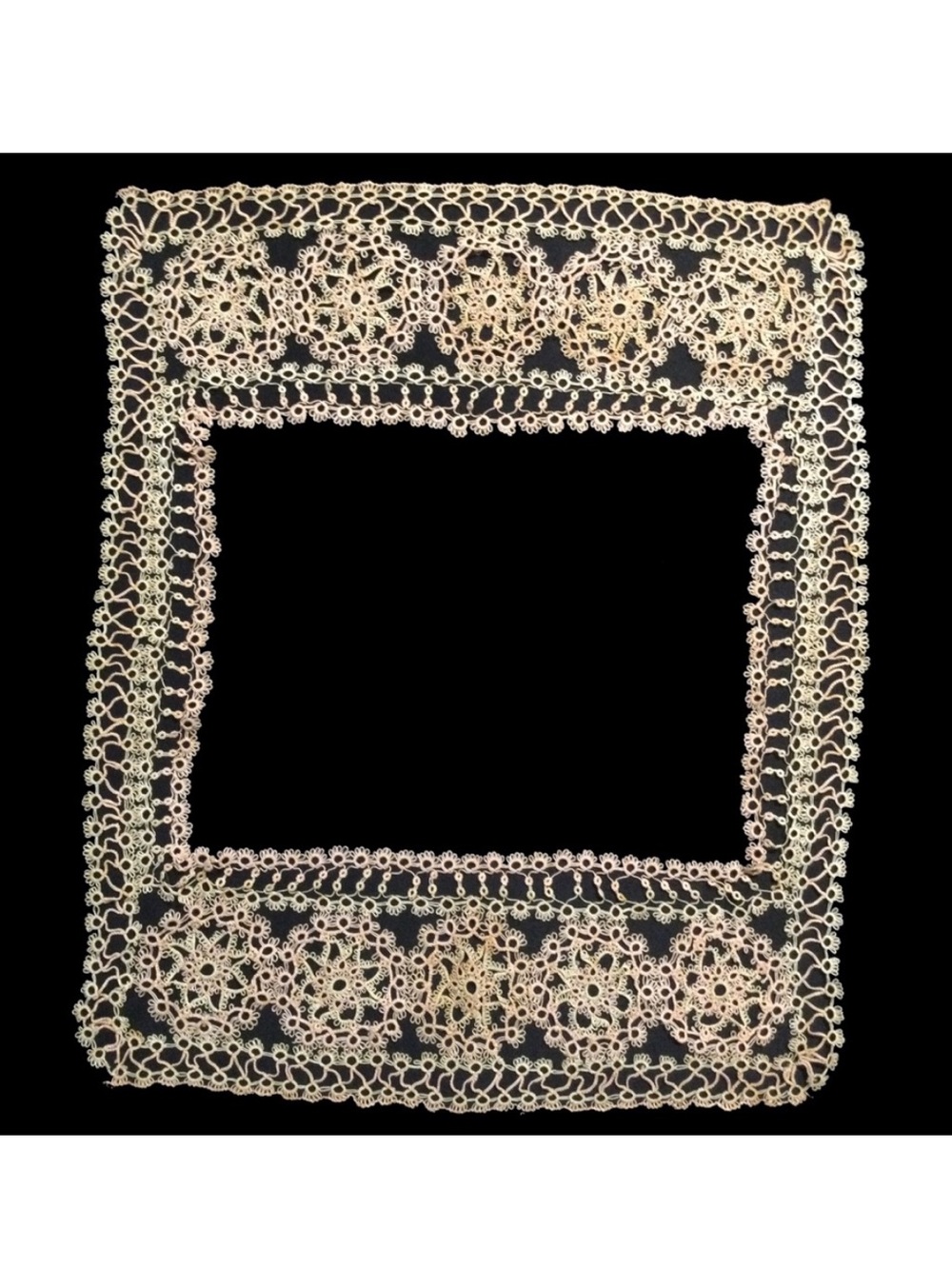Tatting Border / Frame / Mat